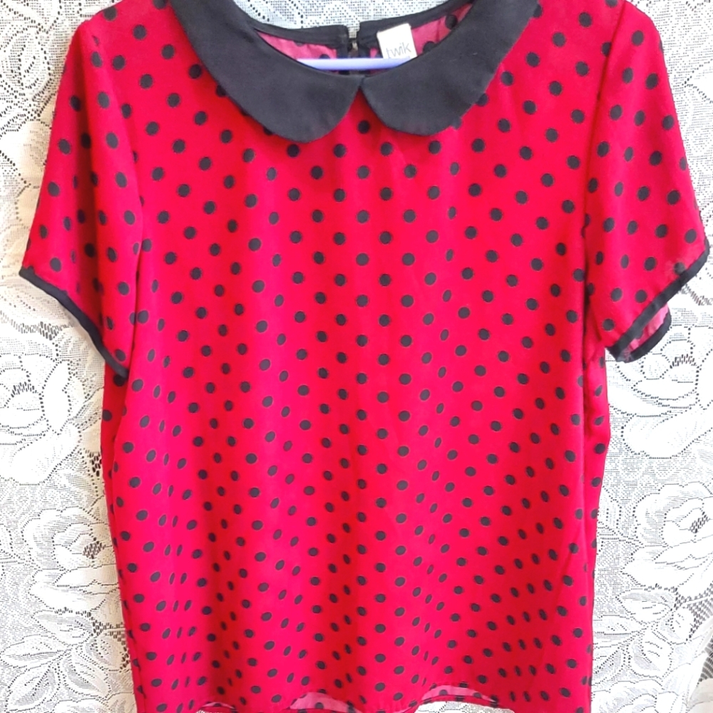 Cute cherry Red top with black collar size L